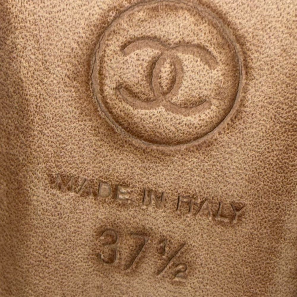 CHANEL White CC Logo Diamond Quilted Black Cap Toe Pumps Size EU37.5 - Picture 9 of 10